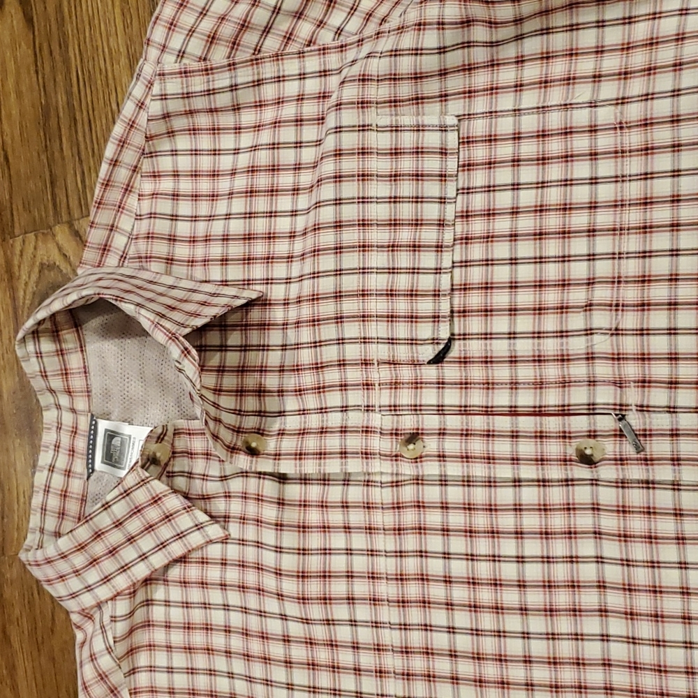 Mens The North Face tan plaid button down size M - Picture 2 of 5